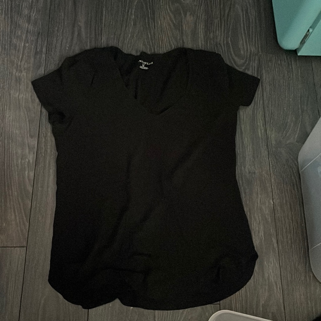 Ann Taylor Basic V Neck